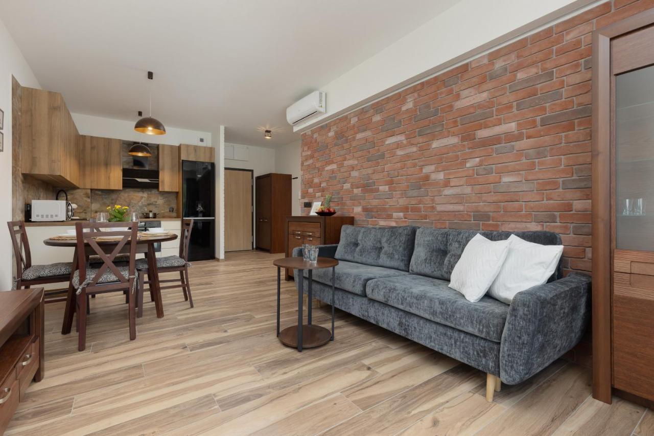 Apartment With Balcony & Parking Near Manufaktura Lodz By Renters Prestige Exterior foto
